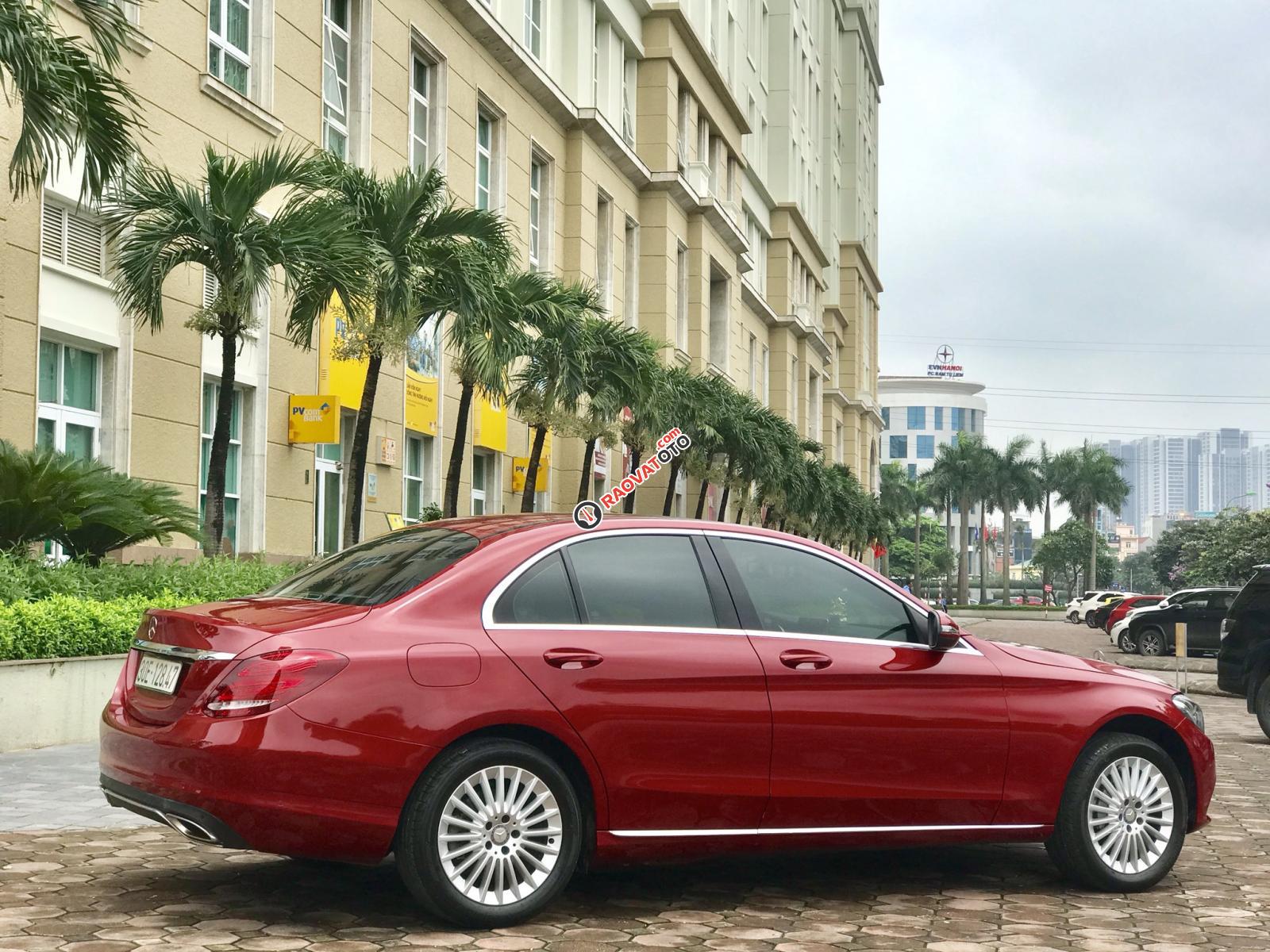 Cần bán xe Mercedes C250 Exclusive năm sản xuất 2015, màu đỏ-9