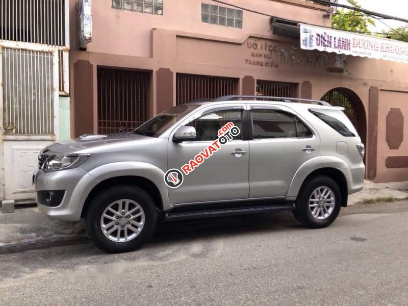 Bán Toyota Fortuner 2014, màu bạc, xe gia đình-5