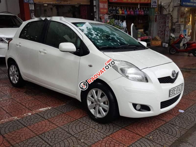 Bán Toyota Yaris 1.3 năm 2010, màu trắng, nhập khẩu xe gia đình, giá 398tr-4