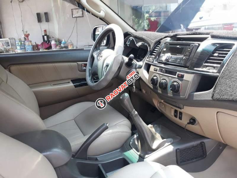 Bán lại xe Toyota Fortuner G sản xuất năm 2012, màu xám số sàn-1