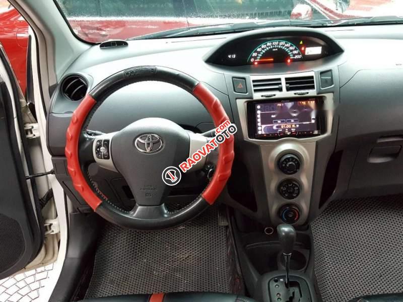 Bán Toyota Yaris 1.3 năm 2010, màu trắng, nhập khẩu xe gia đình, giá 398tr-3