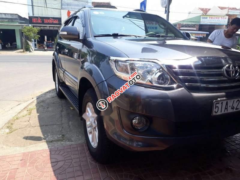 Bán lại xe Toyota Fortuner G sản xuất năm 2012, màu xám số sàn-5