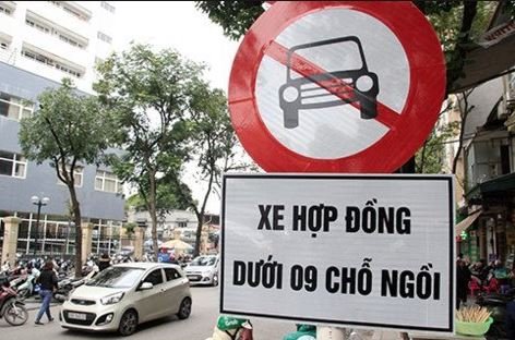Hà Nội cấm taxi, xe chạy dịch vụ hoạt động trên 11 tuyến phố