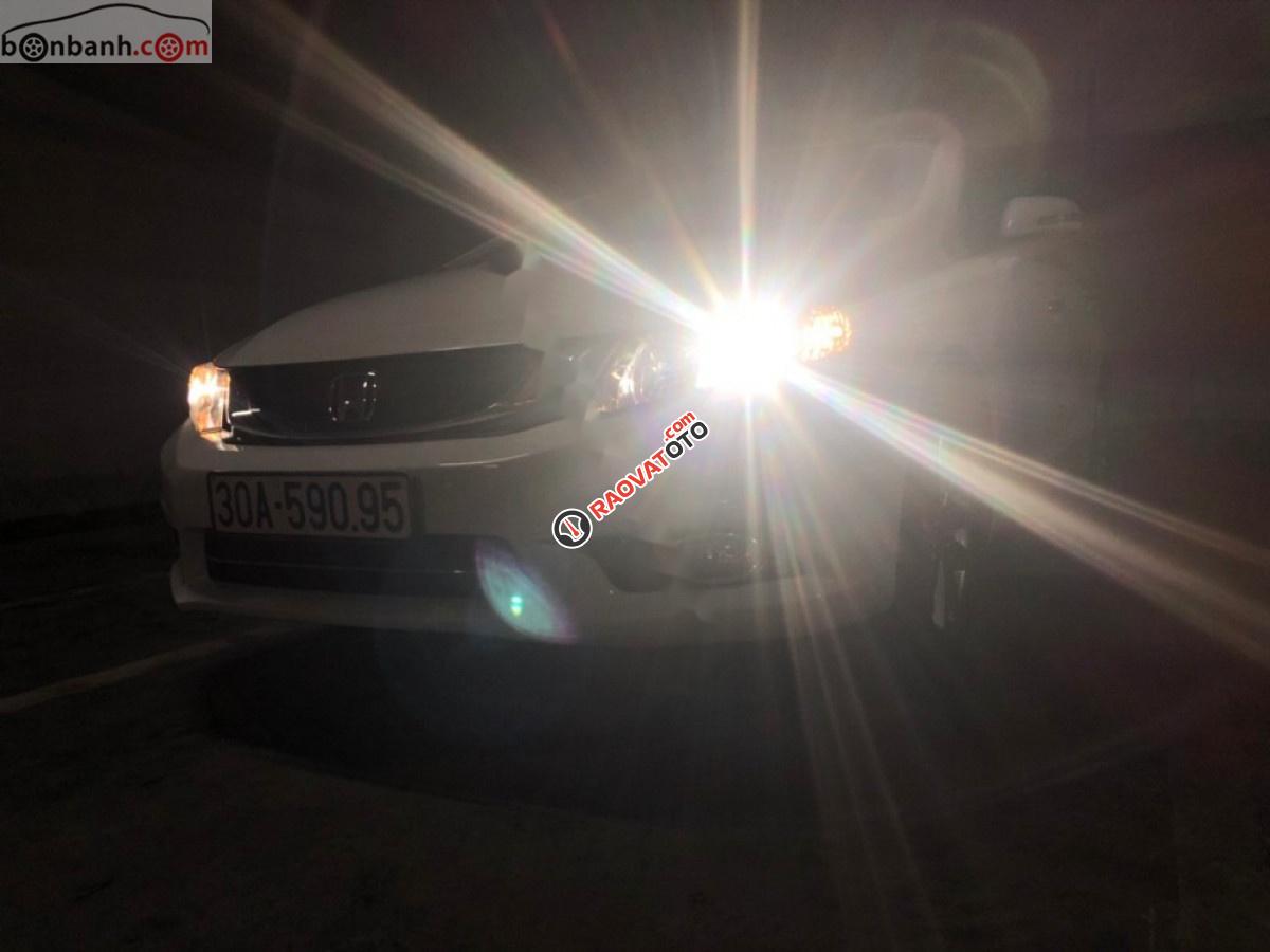 Bán Honda Civic 2.0 AT đời 2015, màu trắng chính chủ, giá chỉ 640 triệu-0
