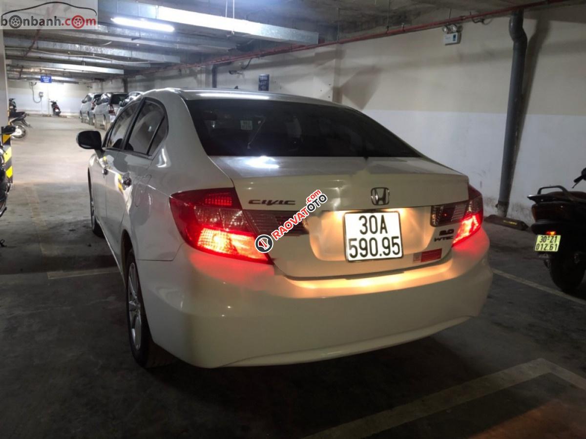 Bán Honda Civic 2.0 AT đời 2015, màu trắng chính chủ, giá chỉ 640 triệu-1