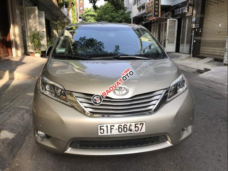 Bán Toyota Sienna Limited năm sản xuất 2016, màu vàng, nhập khẩu nguyên chiếc-1