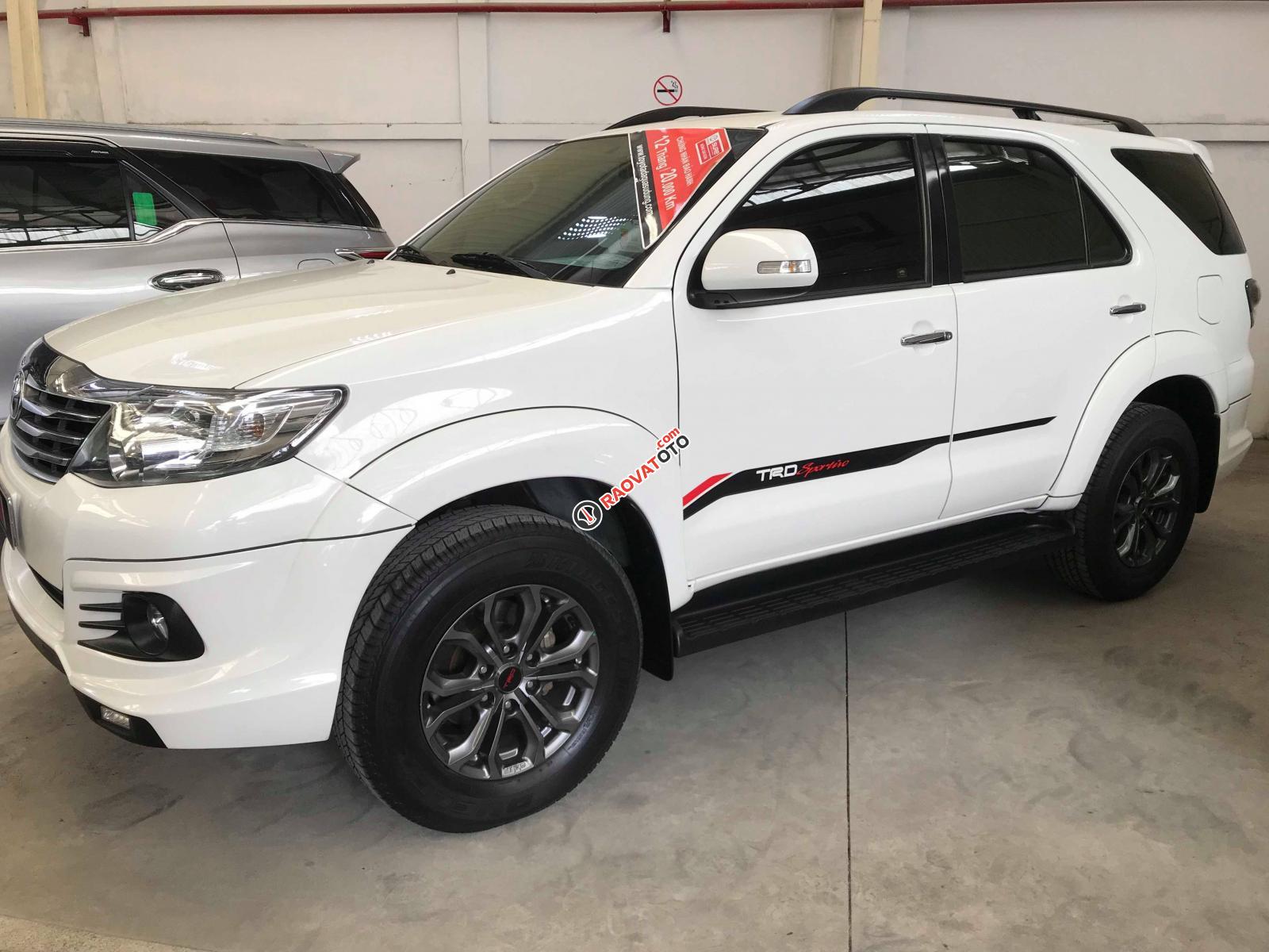 Bán Fortuner TRD 1 cầu số tự động, màu trắng nõn nà, LH ngay để nhận ưu đãi lên đến 30 triệu đồng-2