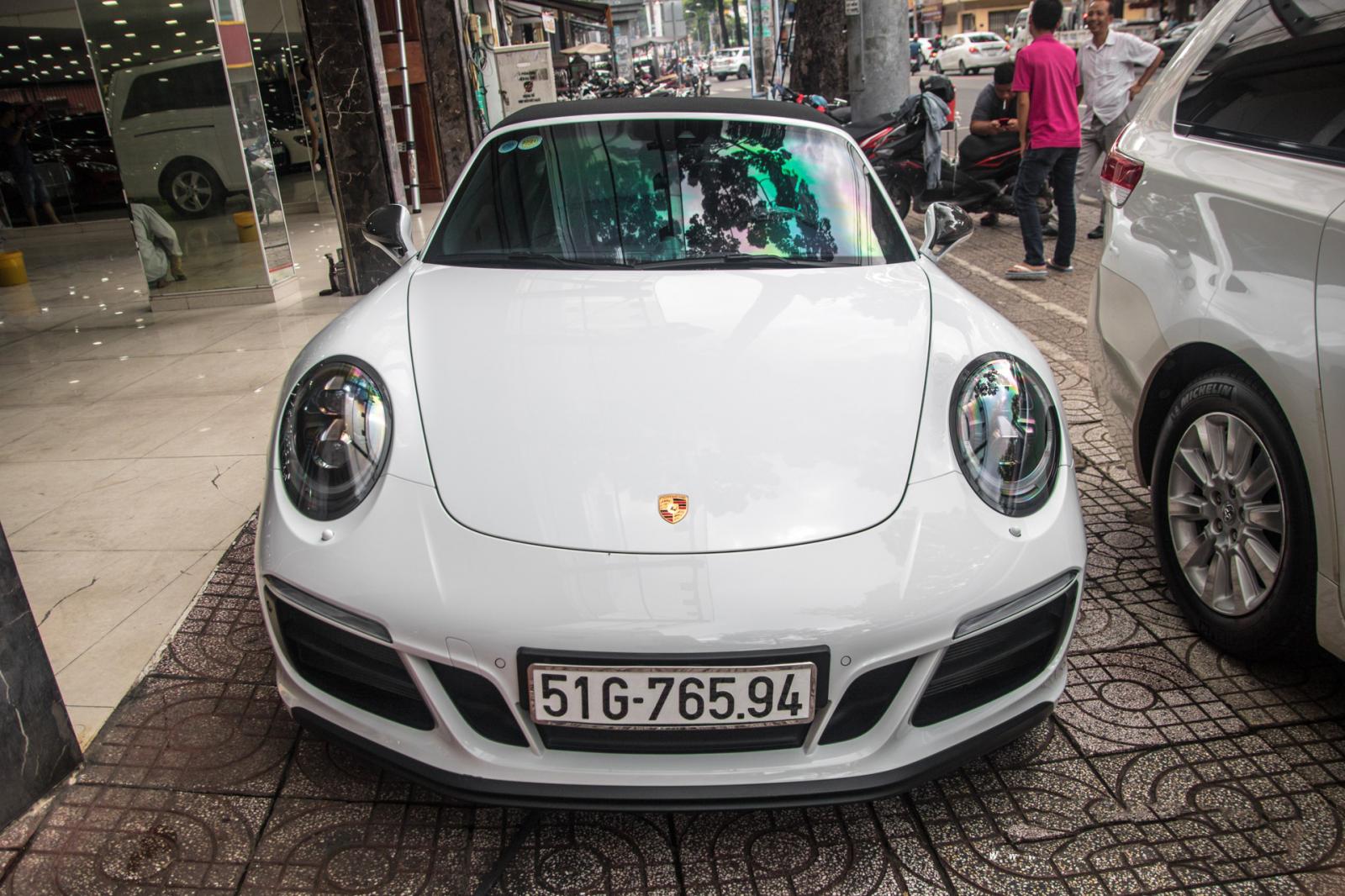 Siêu xe Porsche 911 Targa 4 GTS độc nhất Việt Nam được đăng ký biển số 2a