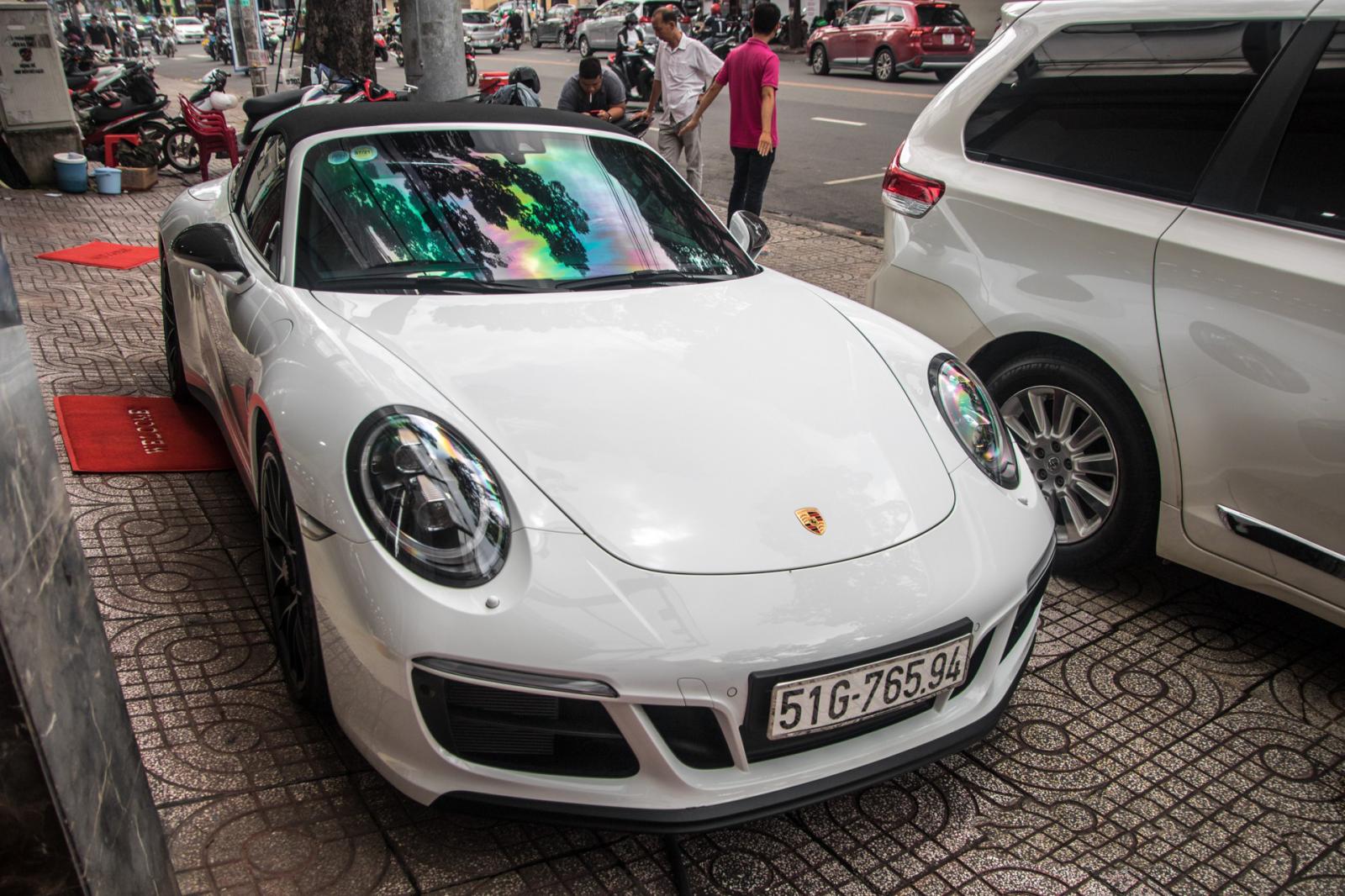 Siêu xe Porsche 911 Targa 4 GTS độc nhất Việt Nam được đăng ký biển số 5a