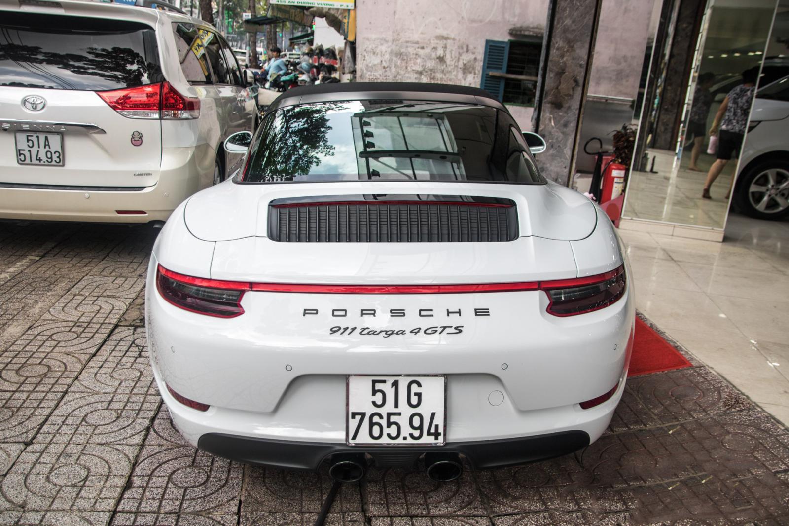 Siêu xe Porsche 911 Targa 4 GTS độc nhất Việt Nam được đăng ký biển số 7a