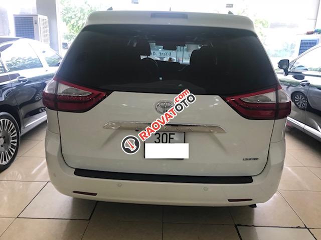 Bán Toyota Sienna Limited biển Hà Nội, màu trắng nội thất nâu, xe sản xuất tháng 8/2015 đăng ký 2016, chạy hơn 30.000Km-3