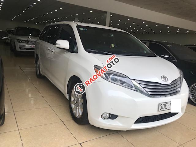 Bán Toyota Sienna Limited biển Hà Nội, màu trắng nội thất nâu, xe sản xuất tháng 8/2015 đăng ký 2016, chạy hơn 30.000Km-2