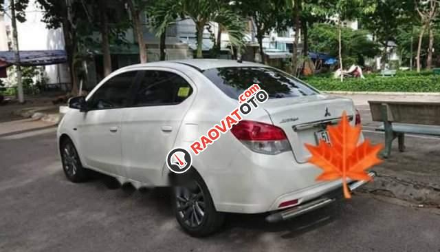 Cần bán lại xe Mitsubishi Attrage CVT đời 2015, màu trắng còn mới-1