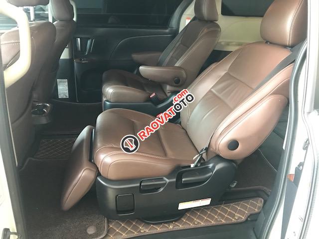 Bán Toyota Sienna Limited biển Hà Nội, màu trắng nội thất nâu, xe sản xuất tháng 8/2015 đăng ký 2016, chạy hơn 30.000Km-5