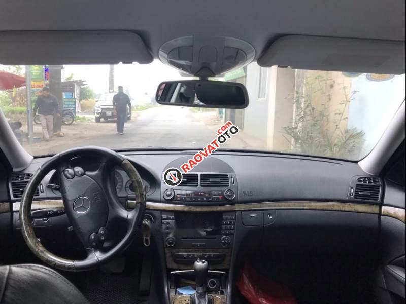 Bán xe Mercedes E200 đời 2008, màu đen, đi 120000km-5