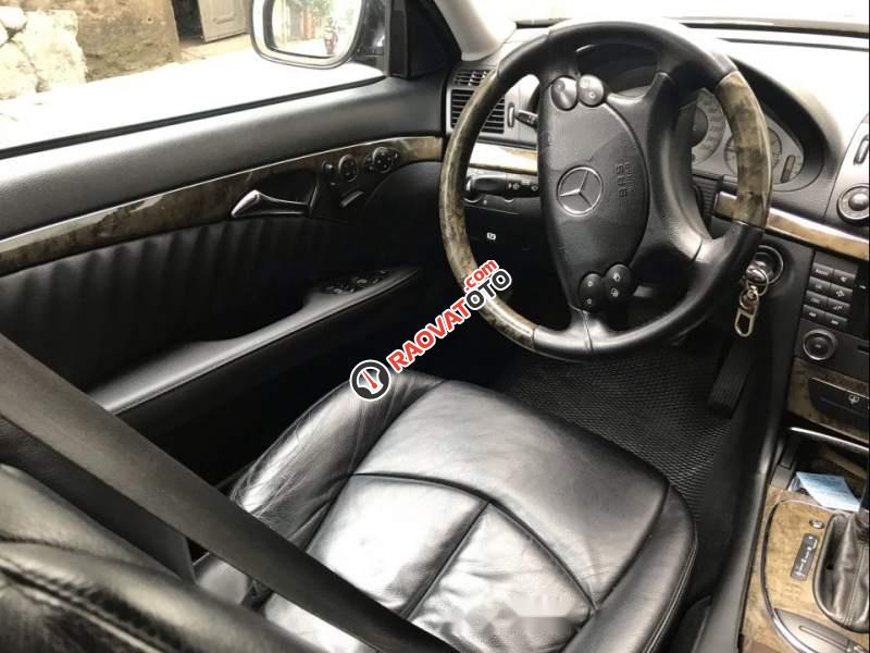 Bán xe Mercedes E200 đời 2008, màu đen, đi 120000km-3