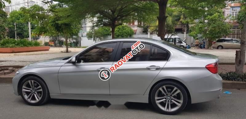 Bán BMW 320i đăng ký 2014, xe nhà mua mới 1 đời chủ-0