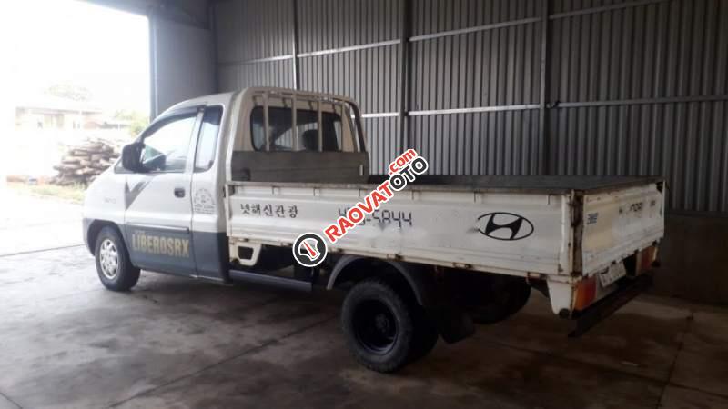 Bán Hyundai Libero năm sản xuất 2001, màu trắng, nhập khẩu-1