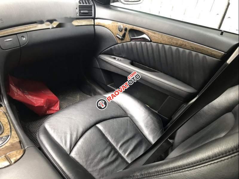 Bán xe Mercedes E200 đời 2008, màu đen, đi 120000km-4