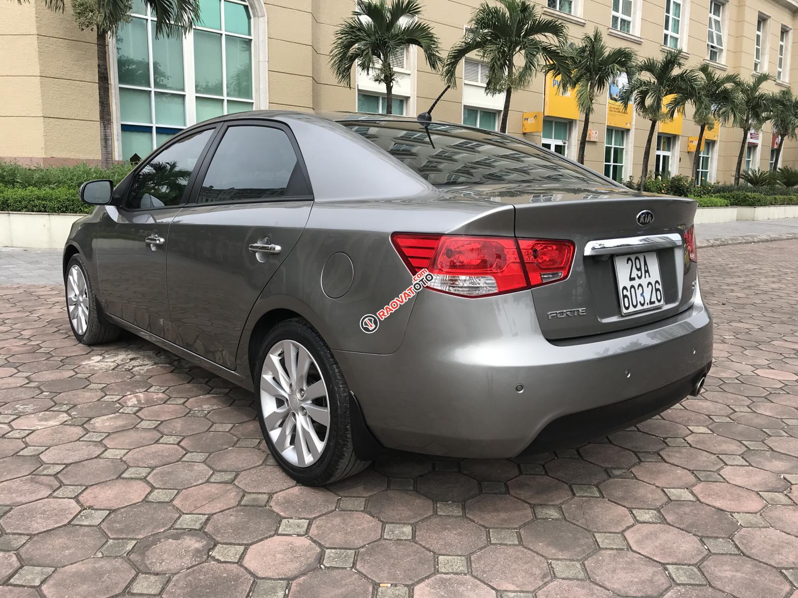 Bán xe Kia Forte sản xuất 2012, màu xám (ghi), giá 370 triệu-3