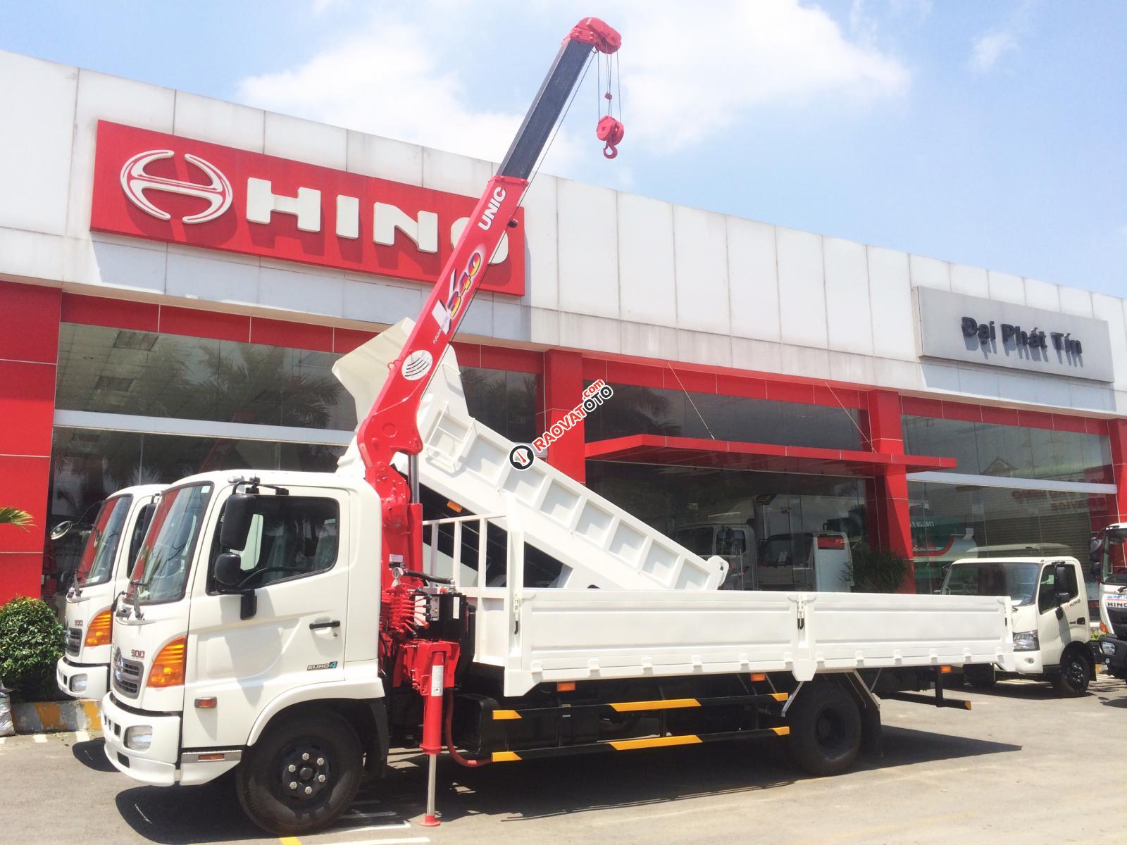 Xe tải Hino 2019 6 tấn thùng lửng 6.1m gắn cẩu Unic URV344-1