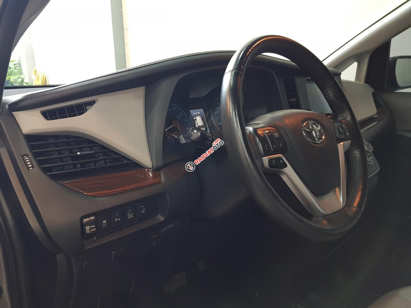 Bán xe Toyota Sienna Limited 3.5 AT AWD năm 2014, màu xám, nhập khẩu, full option-6