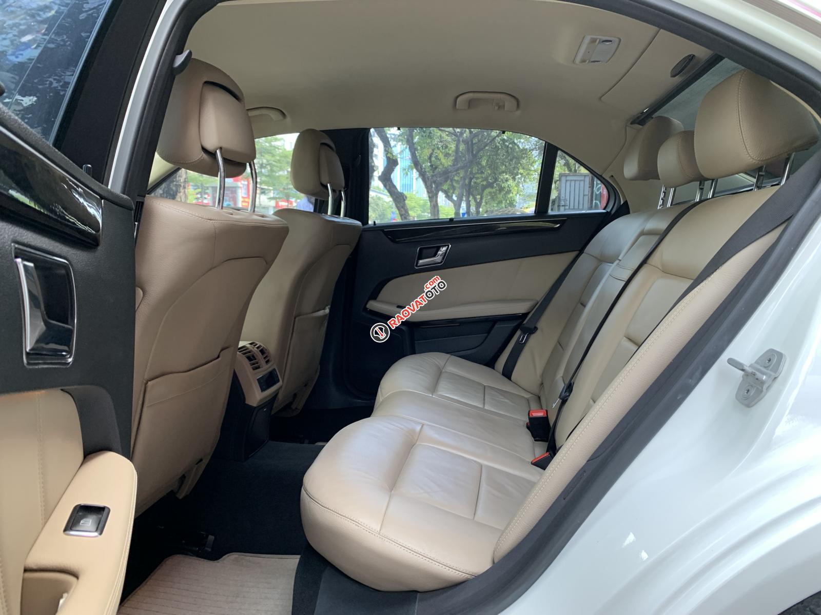 Bán Mẹc E250 SX 2011 màu trắng siêu chất-3