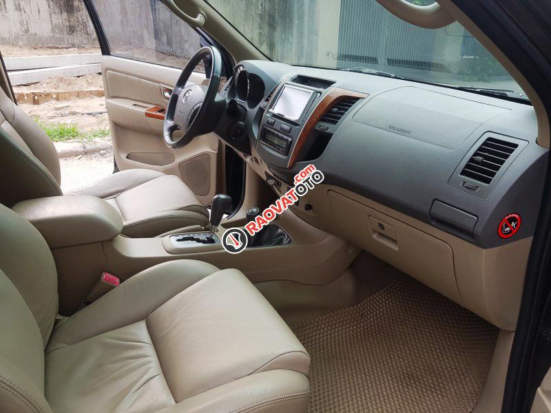 Cần bán xe Toyota Fortuner 4x4AT 2010, màu đen, giá 525tr, LH 0912252526-4