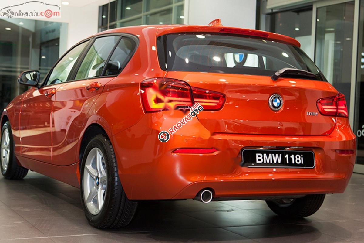 Cần bán xe BMW 1 Series 118i đời 2019, giới hạn tốc độ, 6 túi khí, lốp an toàn chống xịt Runfla-2
