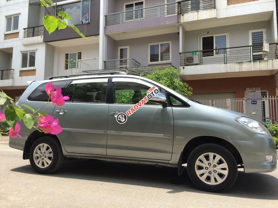 Bán Toyota Innova GSR 2011 xám bạc chính chủ tuyệt vời-6