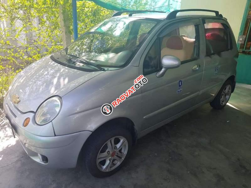 Cần bán Daewoo Matiz MT sản xuất năm 2008, màu bạc, xe đẹp-0