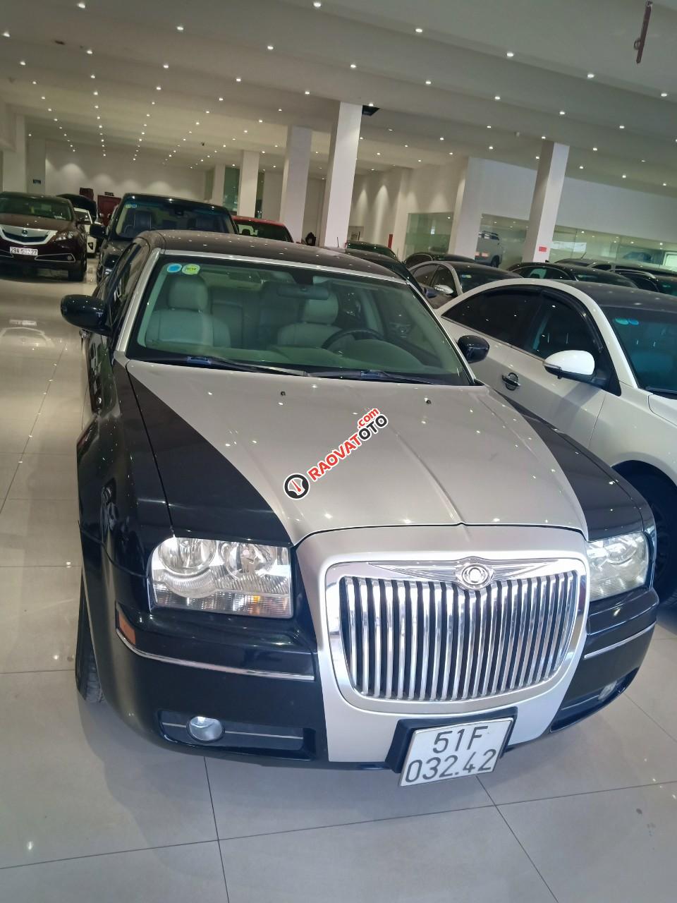 Bán Chrysler 300C 2.7 năm sản xuất 2006, hai màu, xe nhập-5