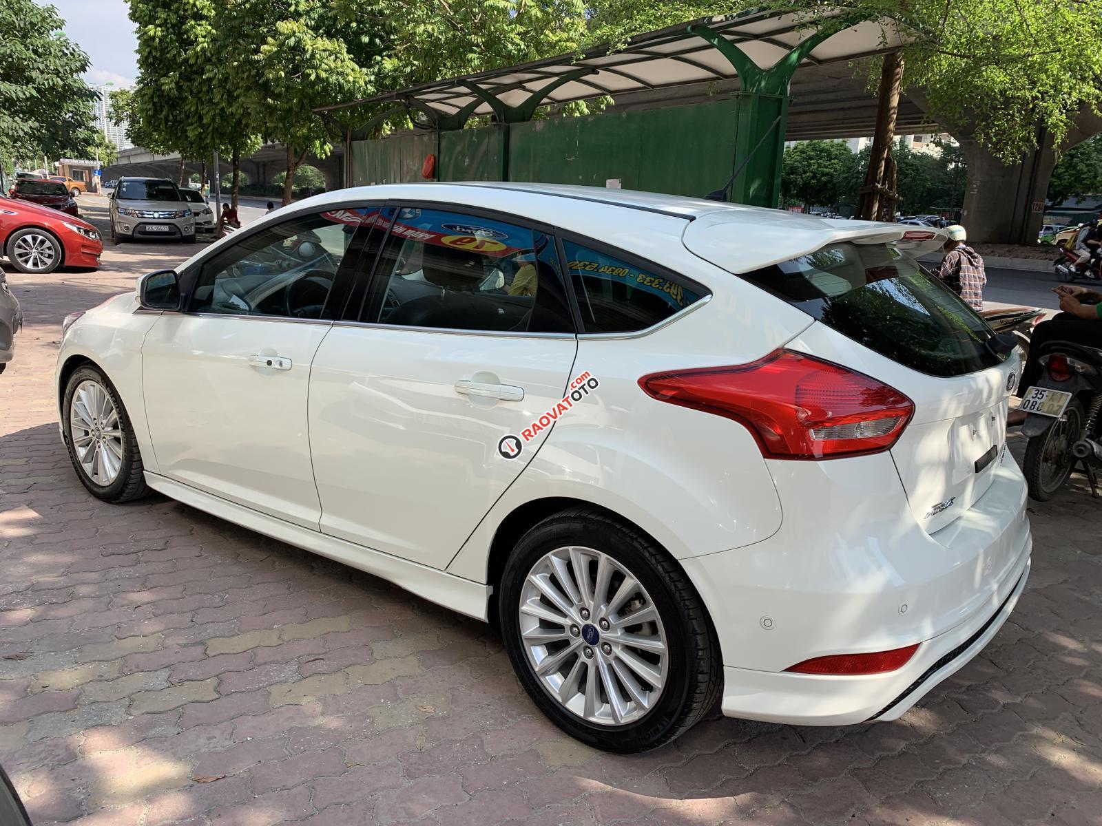 Bán Ford Focus 1.5L Sport Ecoobost đời 2017, màu trắng-0