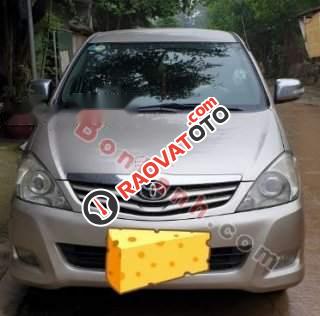 Gia đình cần bán xe Toyota Innova G màu vàng cát, đời 2010 bản SR, biển Hà Nội-0