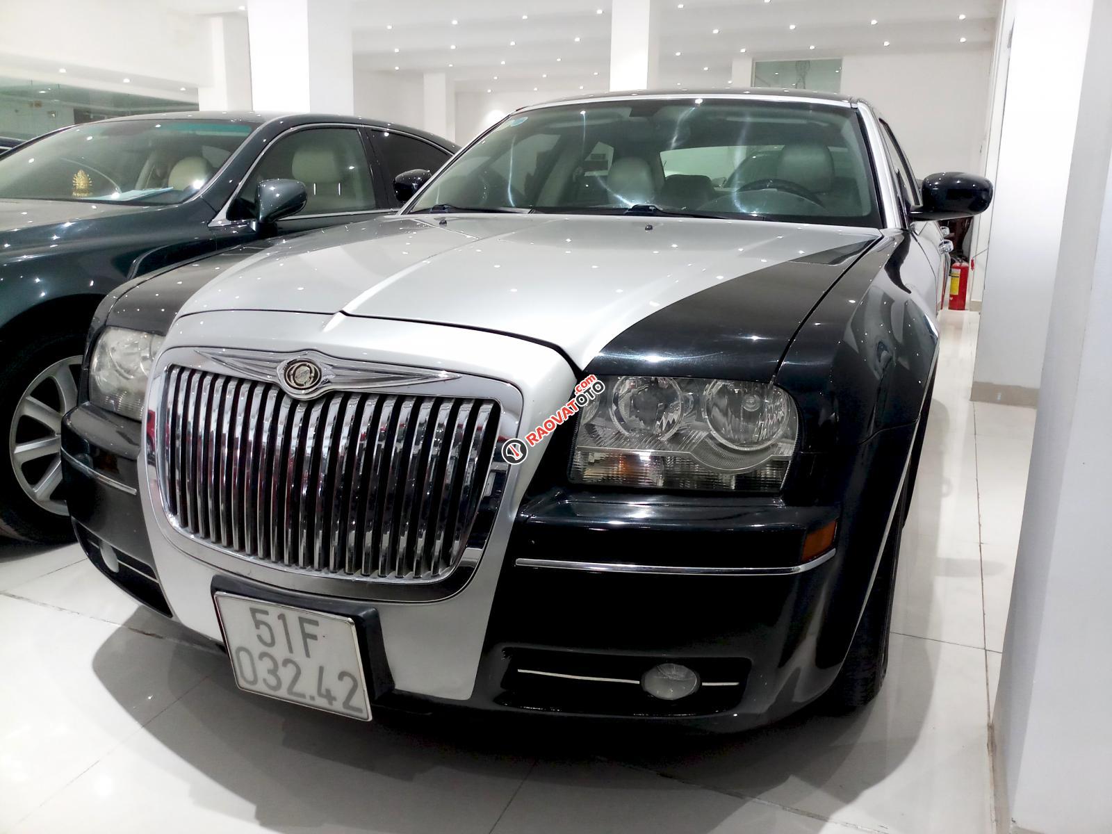 Xe sang Chrysler 300C sản xuất 2006, màu đen, nhập khẩu, giá chỉ 580tr-0