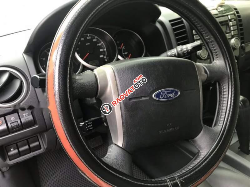 Bán lại Ford Everest 4x2 đời 2014 bản Limited, máy dầu, số tự động-3