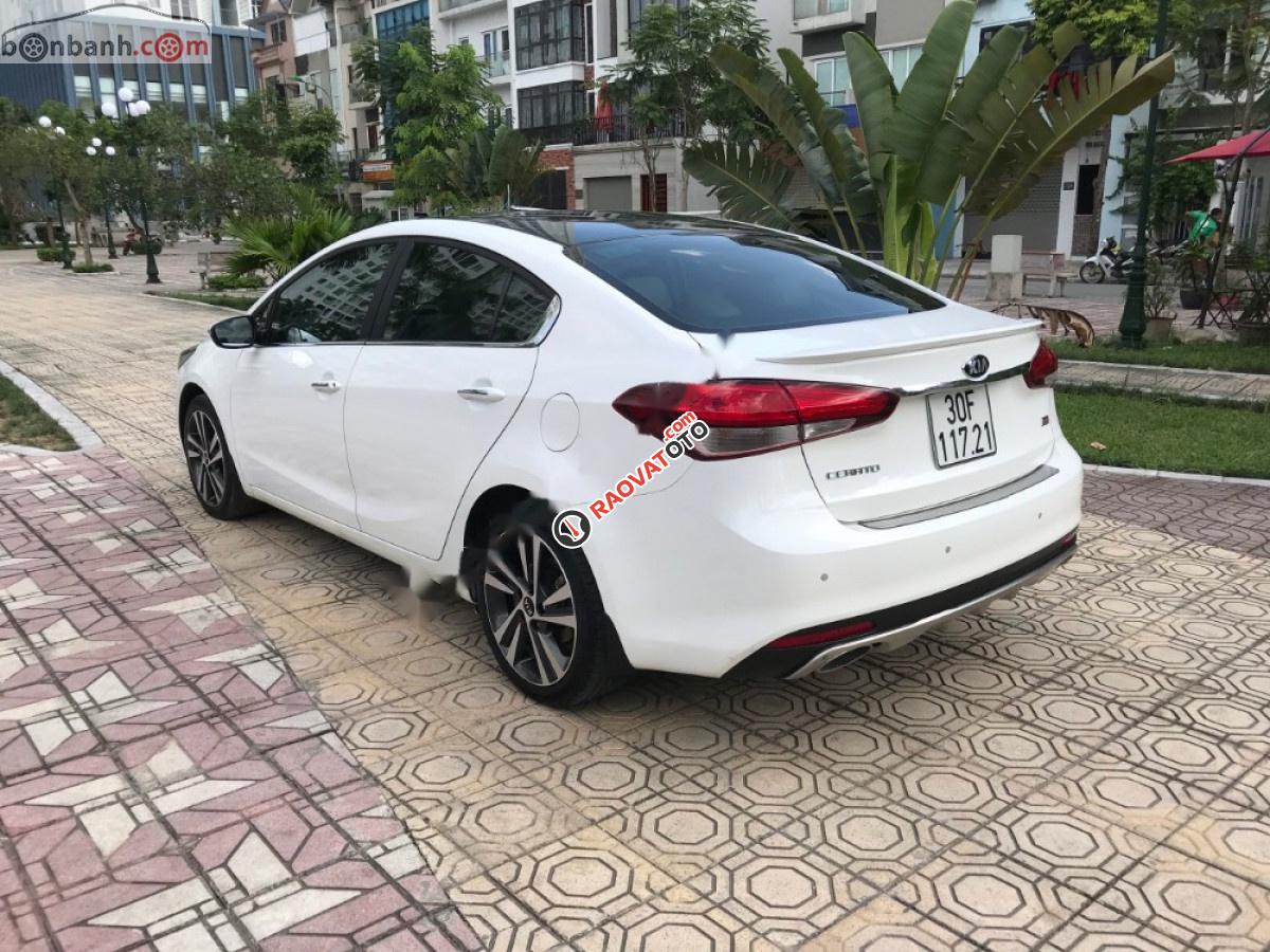 Bán xe Kia Cerato Signature 2.0 AT 2017, màu trắng chính chủ-3