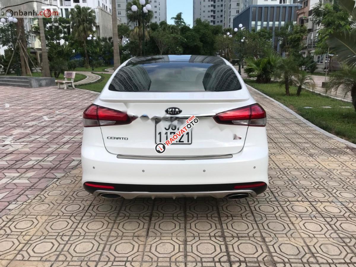 Bán xe Kia Cerato Signature 2.0 AT 2017, màu trắng chính chủ-4