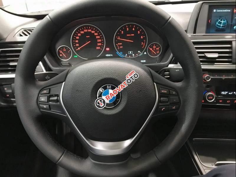 Cần bán xe BMW 3 Series 320i sản xuất 2019, màu trắng, xe nhập-1