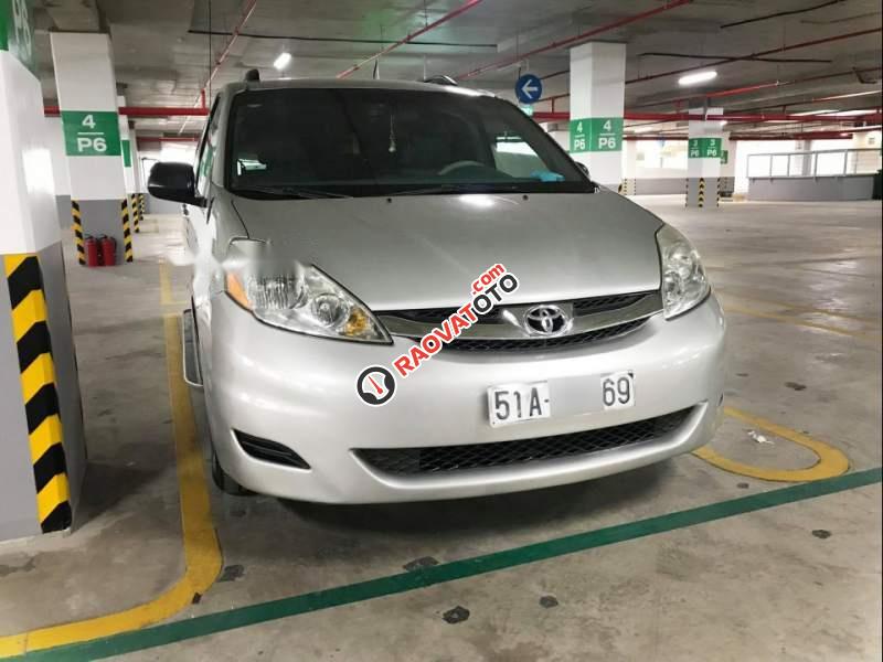 Chính chủ bán Toyota Sienna LE sản xuất năm 2007, màu bạc, nhập khẩu-0