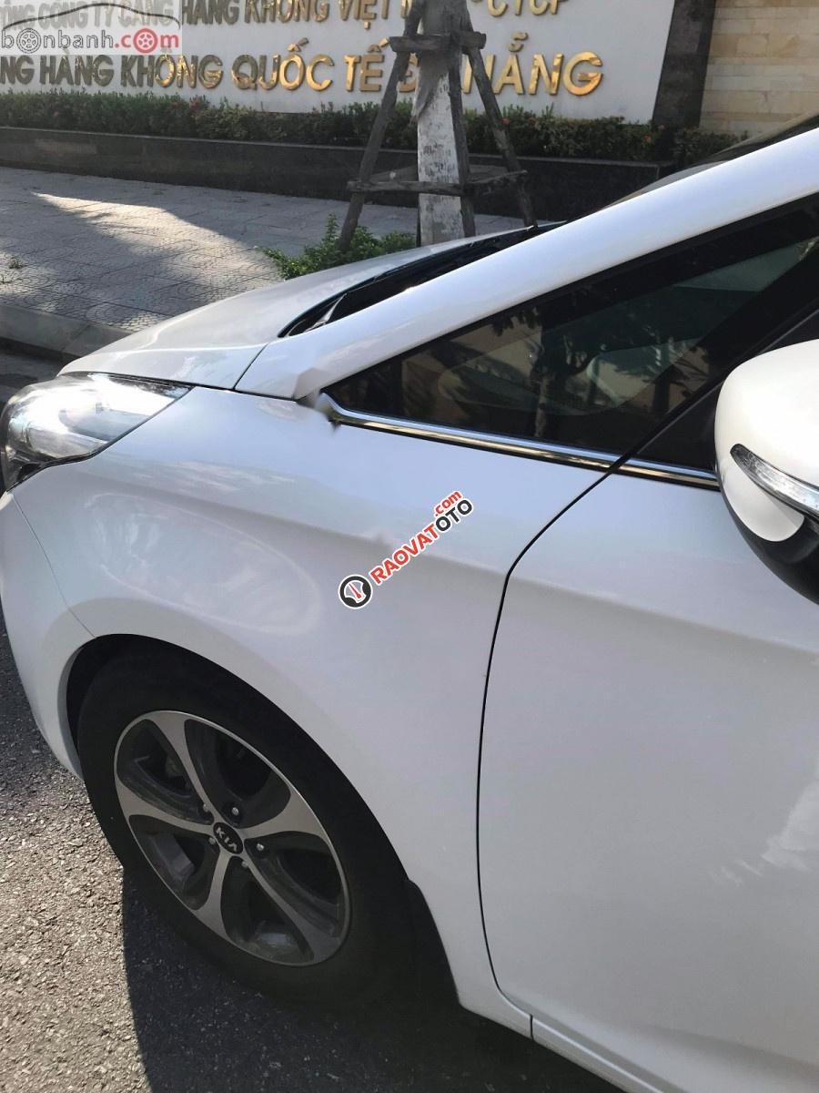 Bán Kia Rondo GATH sản xuất 2016, màu trắng-1