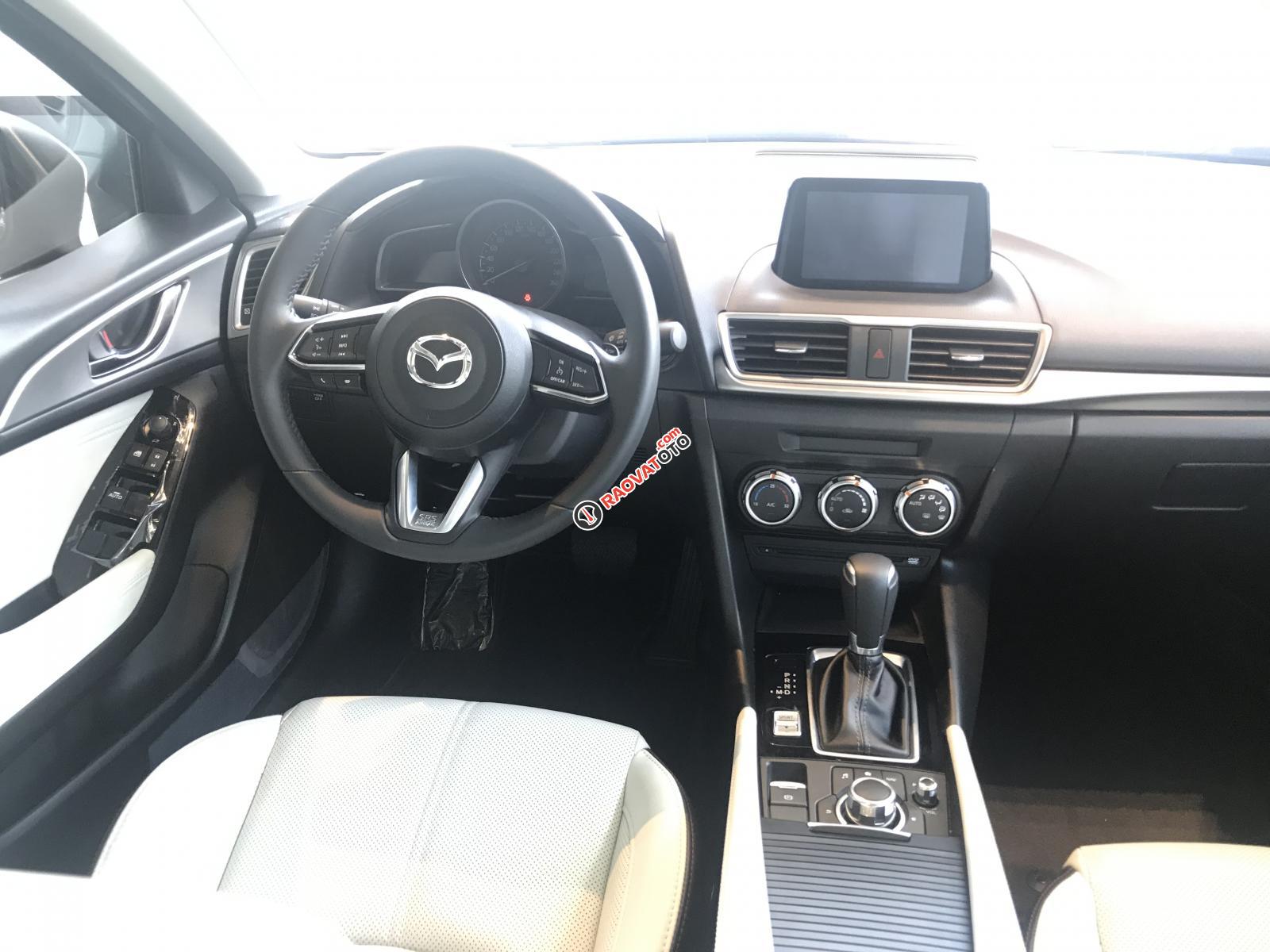 Mazda 3 1.5L SD 2019 ưu đãi full phụ kiện, tặng kèm BHVC, hỗ trợ vay 85%, LH: 0376684593-3