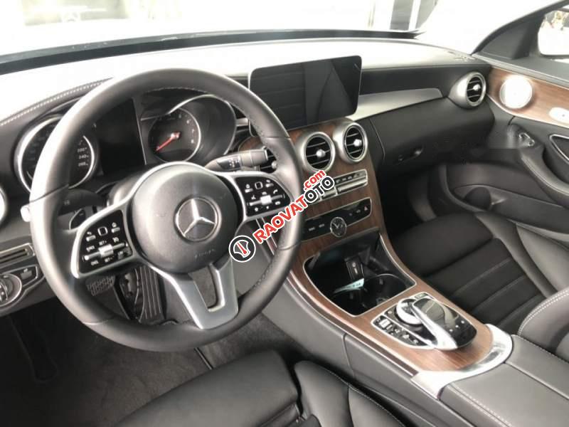 Bán xe Mercedes C200 Exclusive sản xuất năm 2019, màu trắng-2