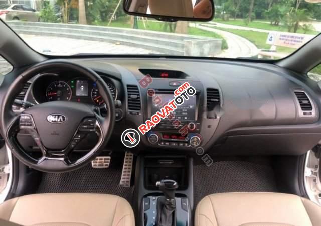 Bán Kia Cerato Signature 1.6AT đời 2017, màu trắng, đăng ký 2018-0