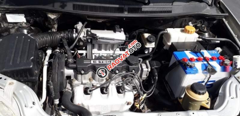 Cần bán xe Daewoo Gentra MT 2009, màu bạc, xe còn đẹp-4