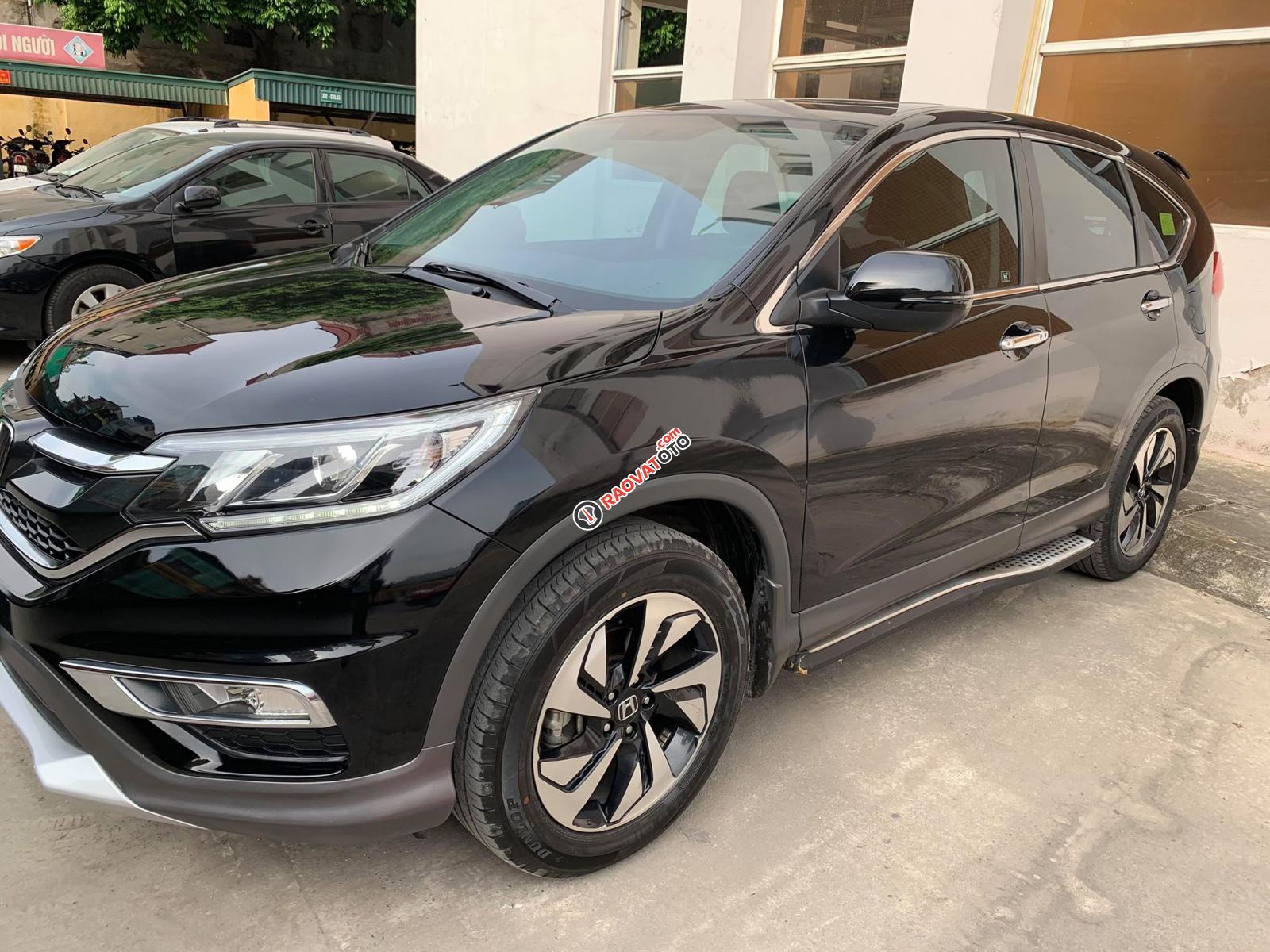 Bán xe Honda CR V 2.4 đời 2015, màu đen số tự động, 840tr-8