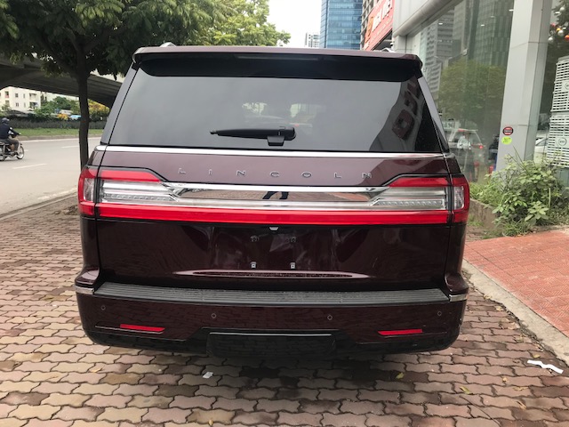 Bán Lincoln Navigator Black Label L 2019 màu đỏ mận, nội thất nâu đỏ-4
