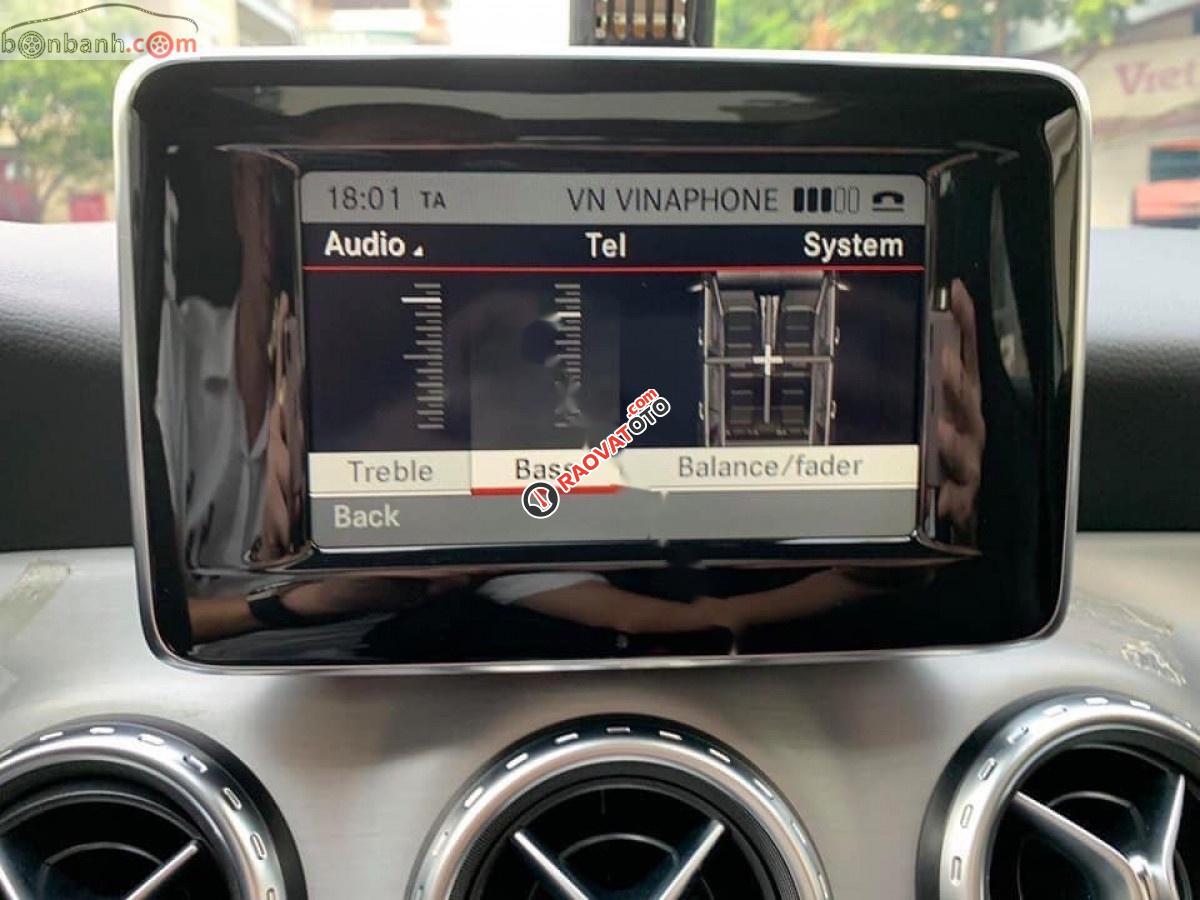 Cần bán Mercedes GLA 250 4Matic 2015, màu trắng, nhập khẩu nguyên chiếc-4