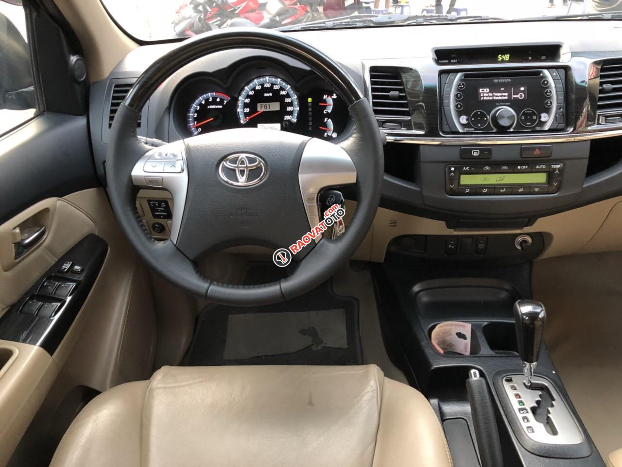 Cần bán Toyota Fortuner V sản xuất 2016, màu đen-0