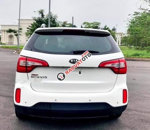 Bán Kia Sorento 2.4 GATH đời 2016, màu trắng giá cạnh tranh-3